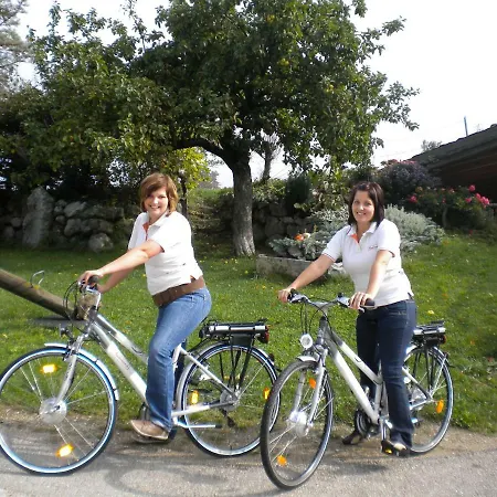 Pensión Biohof Ebenbauer 3*